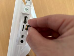 モニターmicroSDカード